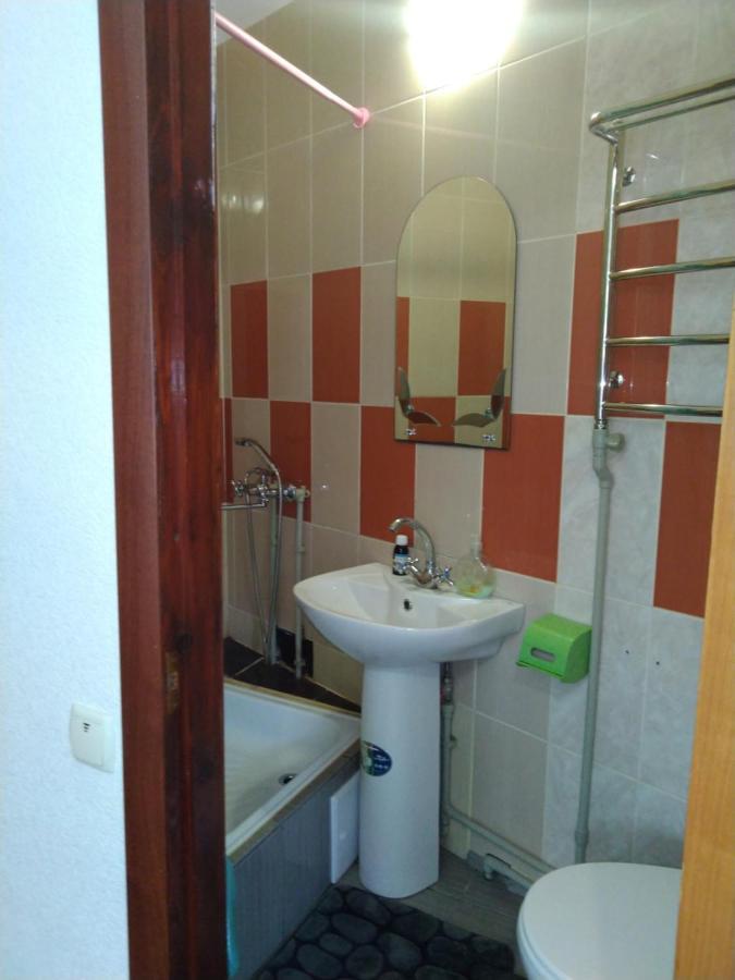 Kak V Gostinice Hadiach Exterior photo